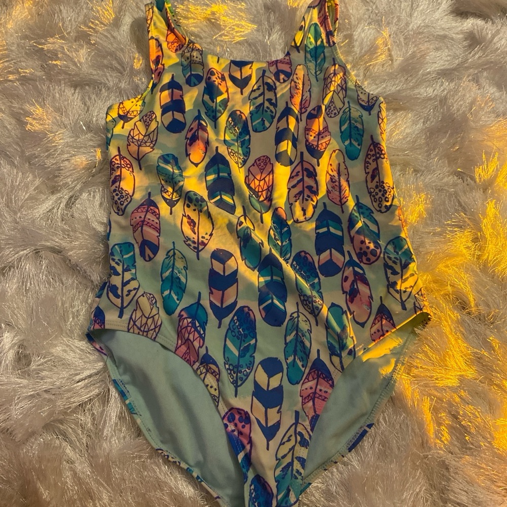 Feather print girls, one piece swimsuit size 14/16